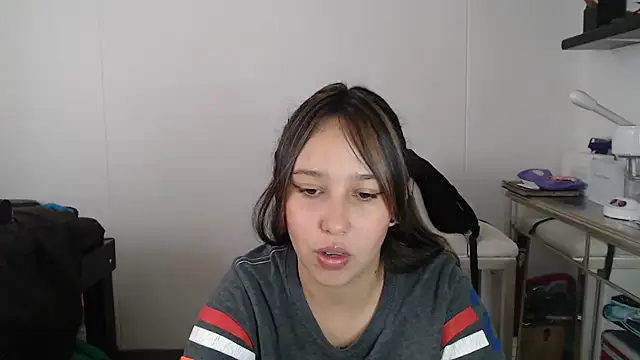 Skarlet Adams28 online show from 03.08.25