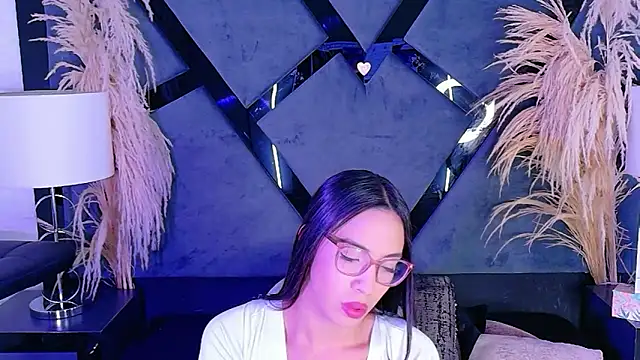 KylieWhite online show from 10.30.25