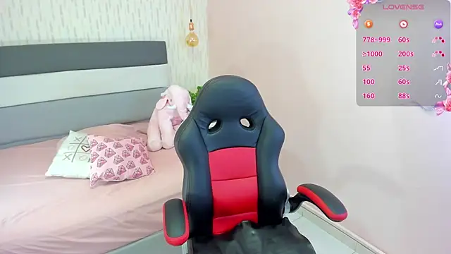 Snapshot of ALICESTARKK chatting on 03.11.25 ALICESTARKK online show from 03.11.25