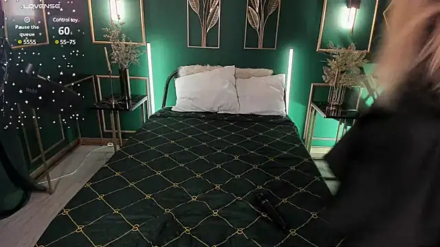 Snapshot of SherriMartinez chatting on 01.14.25 SherriMartinez online show from 01.14.25