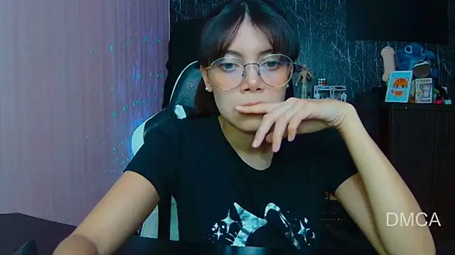 Snapshot of Drea_Foox chatting on 10.16.25 Drea Foox online show from 10.16.25