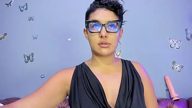 Kaira mosse online show from 10.14.25