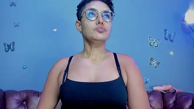 Kaira mosse online show from 11.26.25