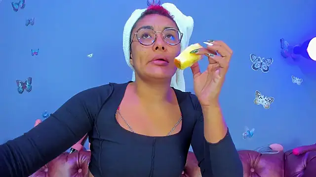 Kaira mosse online show from 04.03.26