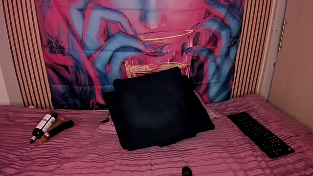 AnneteLynch online show from 10.04.25