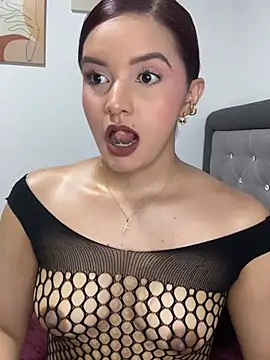 Melanyprada online show from 05.15.26