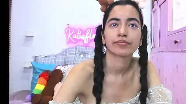 Snapshot of Katiaflex chatting on 02.06.25 Katiaflex online show from 02.06.25