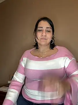 Snapshot of paulinaDiaz1 chatting on 01.25.25 paulinaDiaz1 online show from 01.25.25