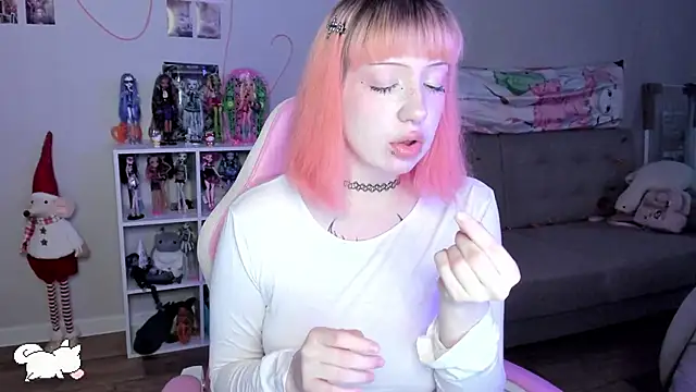 Snapshot of SweetieMollyy chatting on 11.14.25 SweetieMollyy online show from 11.14.25