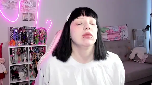 Snapshot of SweetieMollyy chatting on 11.20.25 SweetieMollyy online show from 11.20.25