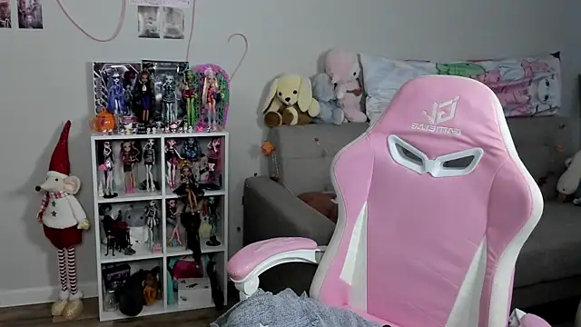 Snapshot of SweetieMollyy chatting on 11.21.25 SweetieMollyy online show from 11.21.25