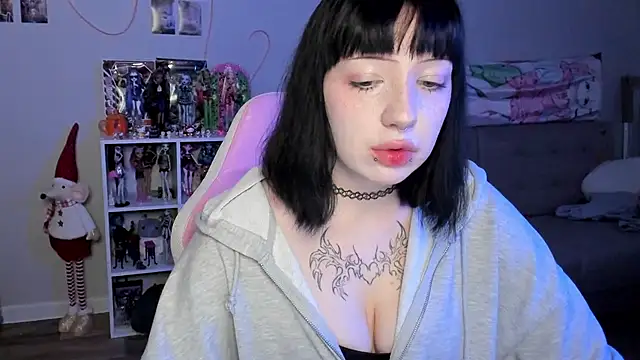 Snapshot of SweetieMollyy chatting on 11.25.25 SweetieMollyy online show from 11.25.25