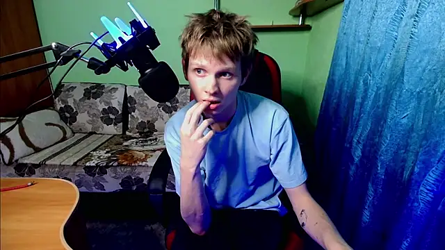 fameboyboo online show from 09.16.25