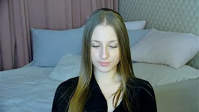 BritneyCruze online show from 02.13.25