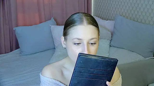 BritneyCruze online show from 02.17.25