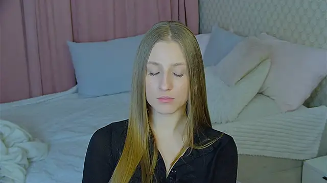 BritneyCruze online show from 02.27.25