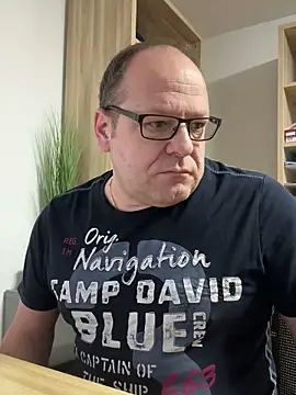 coupleLatinaLovers online show from 12.19.24