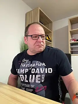 coupleLatinaLovers online show from 12.26.24