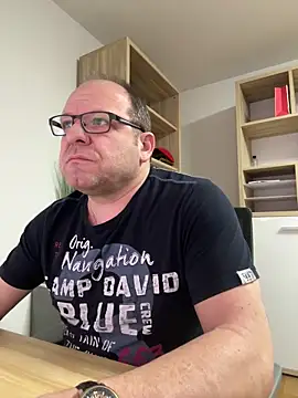 coupleLatinaLovers online show from 03.20.25