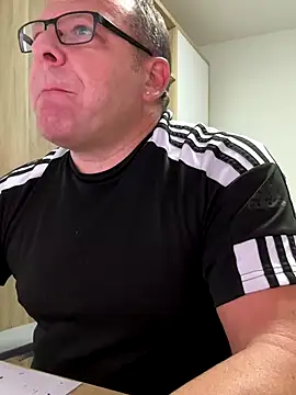 coupleLatinaLovers online show from 09.24.25