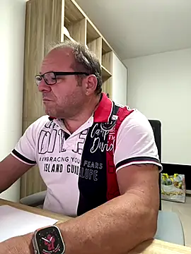 coupleLatinaLovers online show from 09.26.25