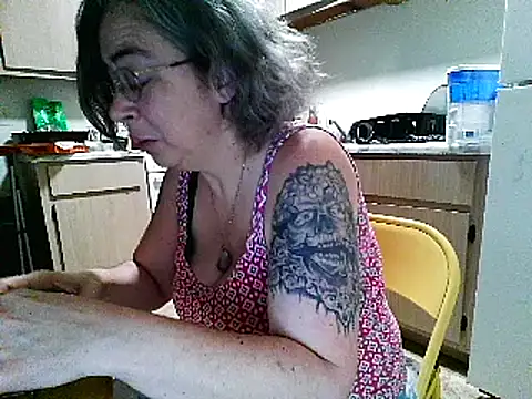Snapshot of GraceHenderson chatting on 03.18.25 GraceHenderson online show from 03.18.25