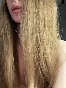 Snapshot of your_girl_next_door chatting on 02.08.25 your girl next door online show from 02.08.25