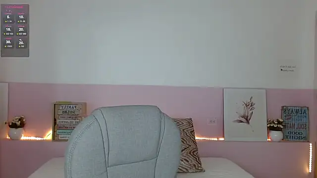 Snapshot of adhara_cortez chatting on 12.14.24 adhara cortez online show from 12.14.24