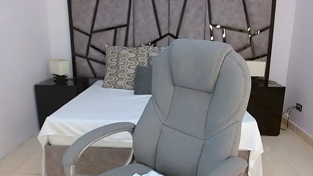 adhara cortez online show from 04.20.26