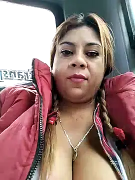 Snapshot of Laura-Hernandez chatting on 12.18.24 Laura-Hernandez online show from 12.18.24