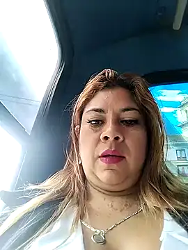 Snapshot of Laura-Hernandez chatting on 12.19.24 Laura-Hernandez online show from 12.19.24
