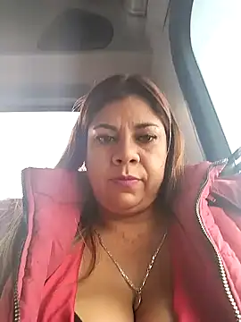 Snapshot of Laura-Hernandez chatting on 12.26.24 Laura-Hernandez online show from 12.26.24