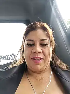 Snapshot of Laura-Hernandez chatting on 12.27.24 Laura-Hernandez online show from 12.27.24