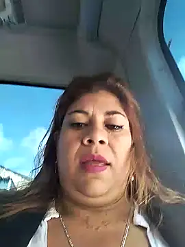 Snapshot of Laura-Hernandez chatting on 12.31.24 Laura-Hernandez online show from 12.31.24
