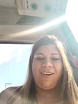 Snapshot of Laura-Hernandez chatting on 01.18.25 Laura-Hernandez online show from 01.18.25