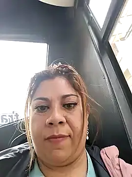 Snapshot of Laura-Hernandez chatting on 01.29.25 Laura-Hernandez online show from 01.29.25