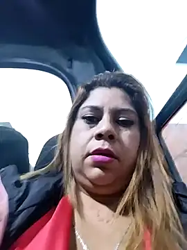 Snapshot of Laura-Hernandez chatting on 01.31.25 Laura-Hernandez online show from 01.31.25