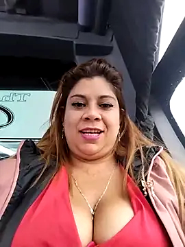 Snapshot of Laura-Hernandez chatting on 02.11.25 Laura-Hernandez online show from 02.11.25
