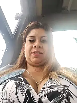 Snapshot of Laura-Hernandez chatting on 02.12.25 Laura-Hernandez online show from 02.12.25