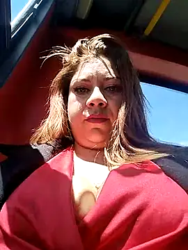 Snapshot of Laura-Hernandez chatting on 02.19.25 Laura-Hernandez online show from 02.19.25