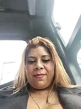 Snapshot of Laura-Hernandez chatting on 03.01.25 Laura-Hernandez online show from 03.01.25