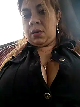 Snapshot of Laura-Hernandez chatting on 03.04.25 Laura-Hernandez online show from 03.04.25