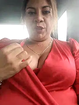 Snapshot of Laura-Hernandez chatting on 03.21.25 Laura-Hernandez online show from 03.21.25