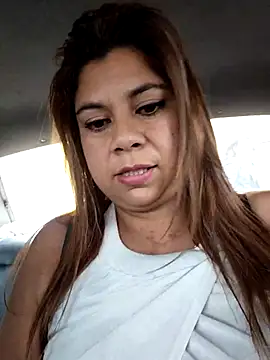 Laura-Hernandez online show from 11.10.25