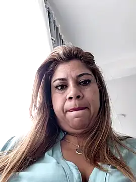 Snapshot of Laura-Hernandez chatting on 06.24.26 Laura-Hernandez online show from 06.24.26