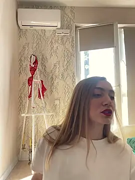 kira proxima 02 online show from 03.18.25