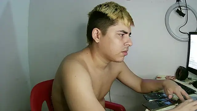 Snapshot of CARKIS-69 chatting on 01.21.25 CARKIS-69 online show from 01.21.25