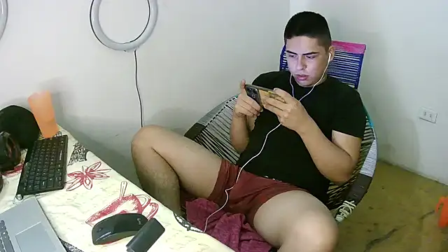 Snapshot of CARKIS-69 chatting on 01.31.25 CARKIS-69 online show from 01.31.25