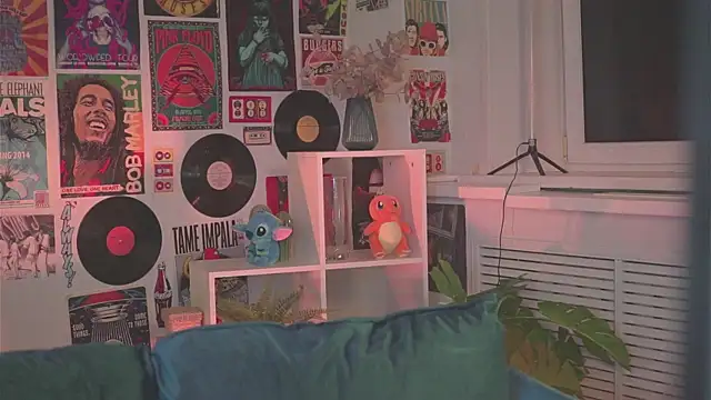 Snapshot of AdeleLoomis chatting on 01.19.25 AdeleLoomis online show from 01.19.25