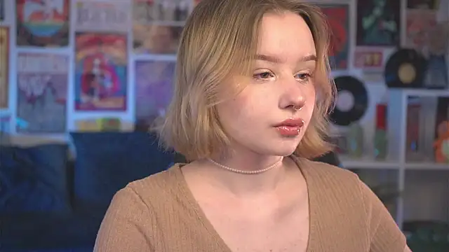 Snapshot of AdeleLoomis chatting on 03.14.25 AdeleLoomis online show from 03.14.25